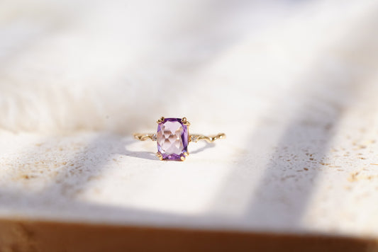 Discover a beautiful selection of amethyst rings from Marchbunnygifts