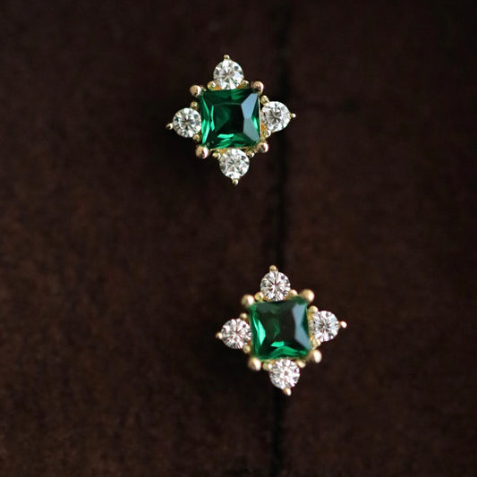 Tiny Emerald Screw Back Stud Earrings(S925)