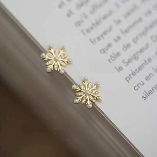 Dainty Snowflake Stud Earrings(S925)